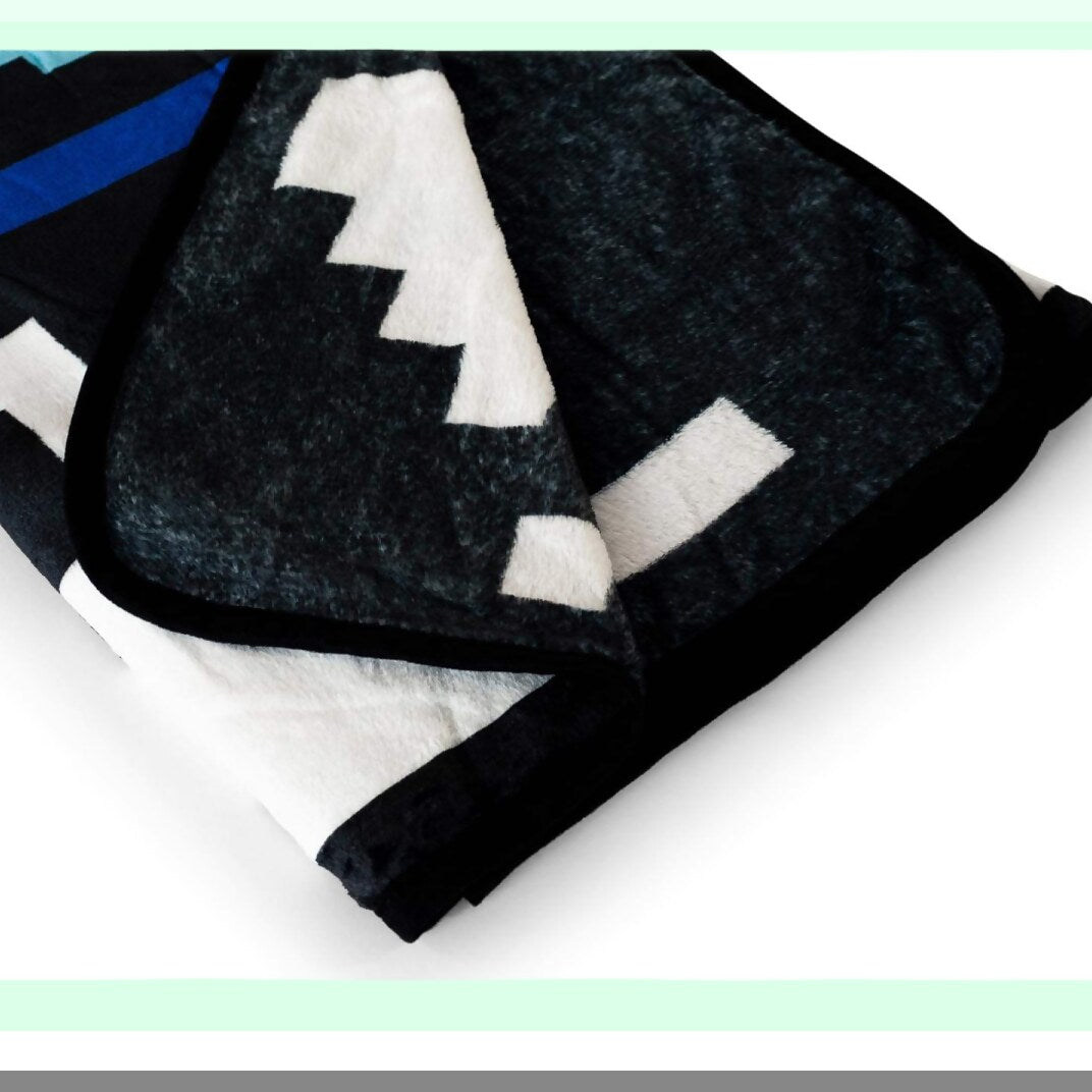 Pac-Man Retro Arcade Fleece Throw - 45x60 Inch Cozy Blanket