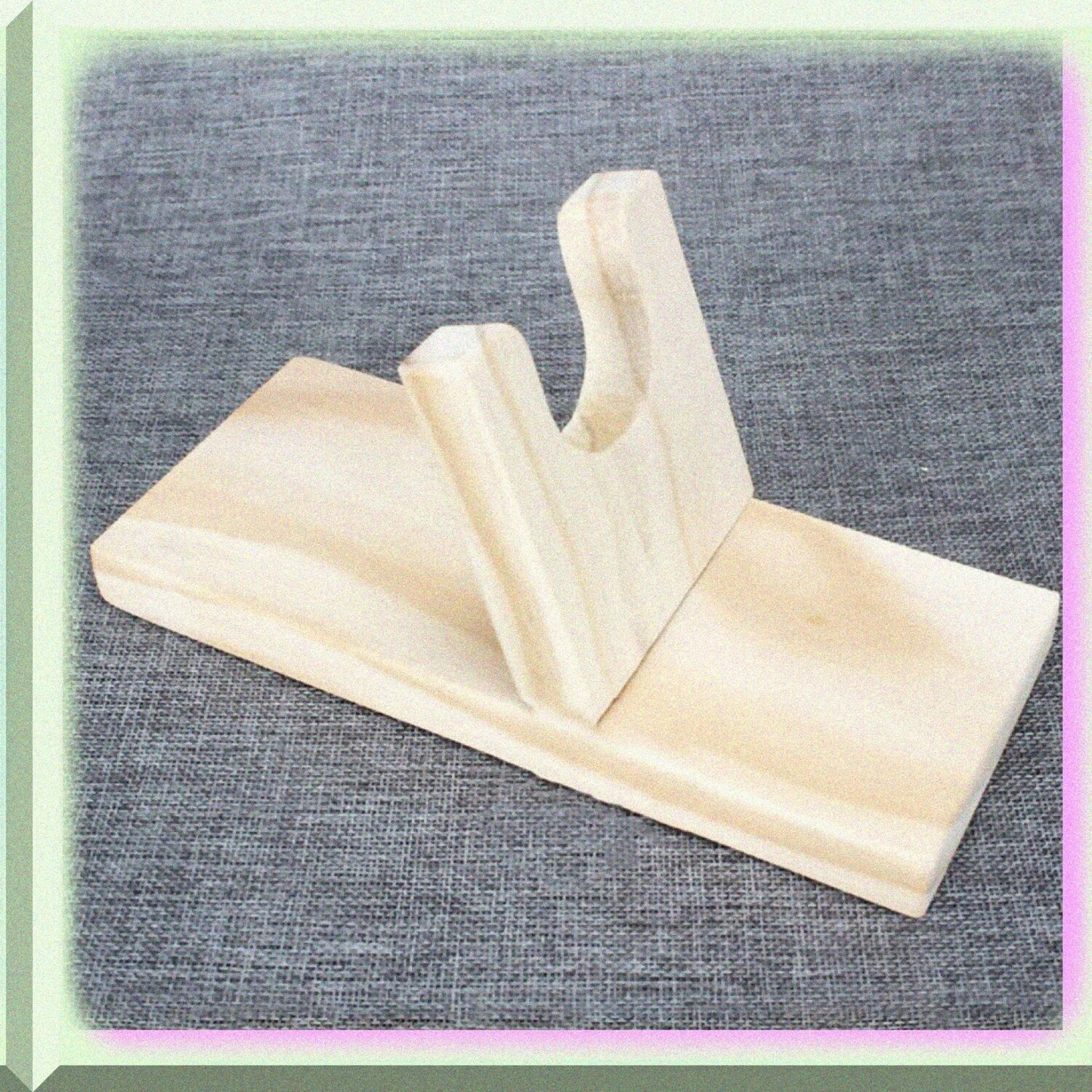 Wooden Shelf Storage Holder for Cellphone and Hot Sprayer
