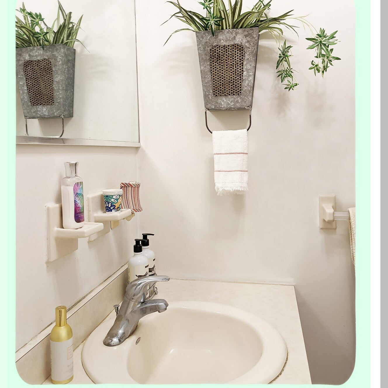 Galvanized Steel Wall Box with Towel Bar