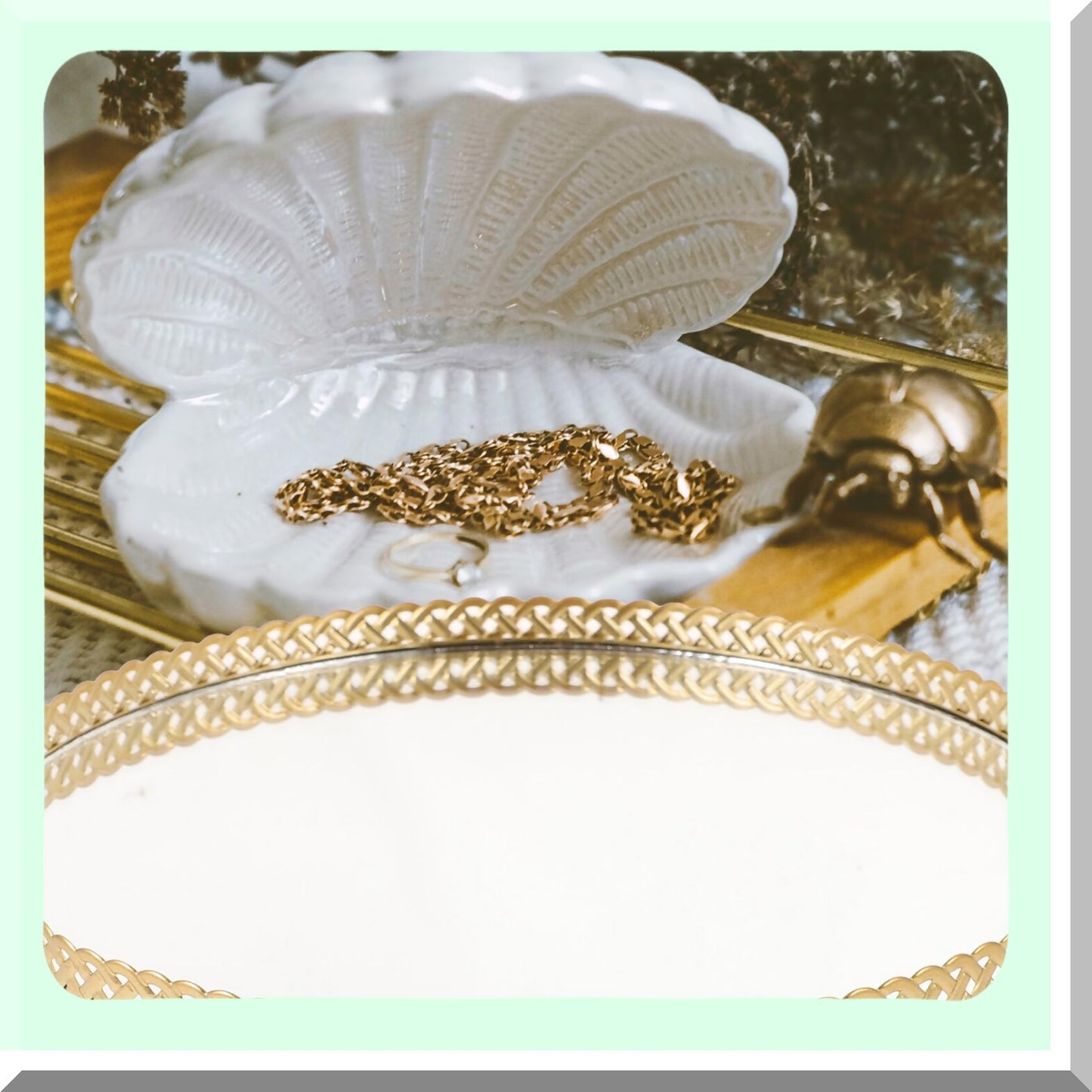 Metal Round Vanity Tray 25cm Golden