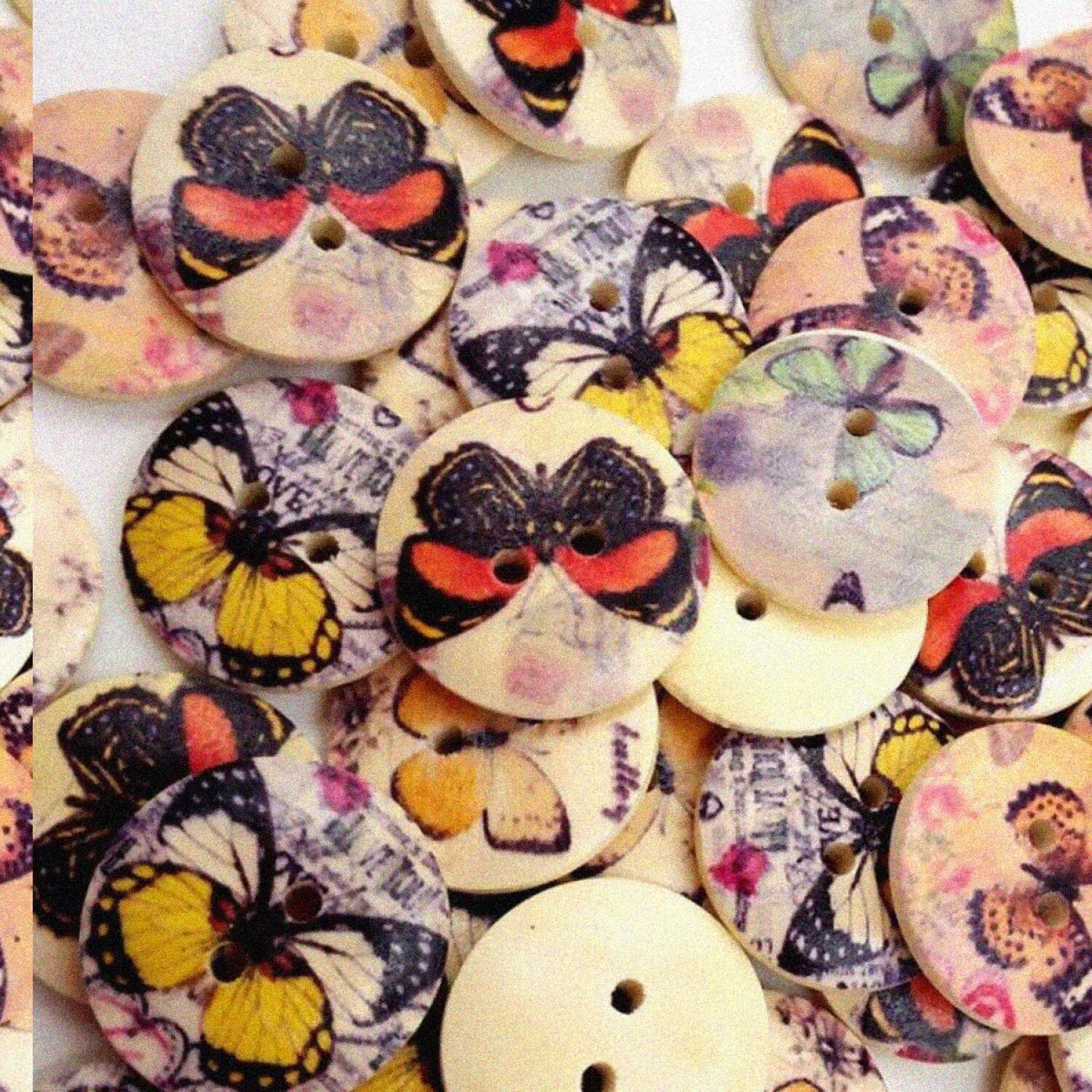 200 Pcs Wooden Butterfly Buttons 0.7 Inch