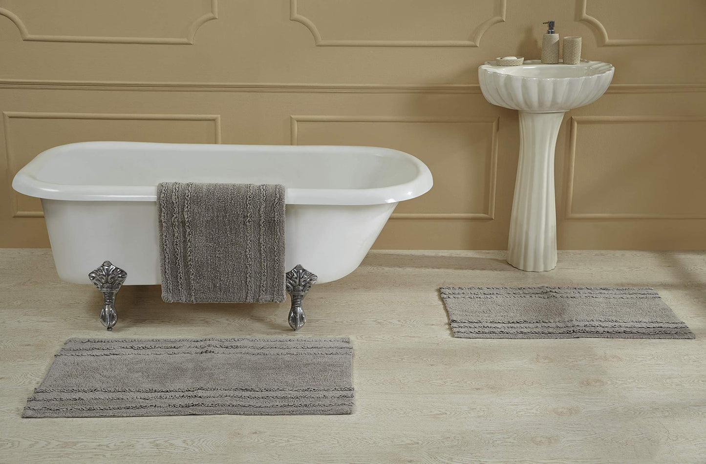 Ruffle Border Cotton Bath Mat 24x40 Light Grey